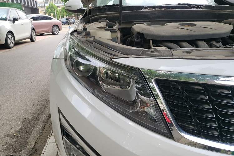 Used Kia K5 2015 2.0L Automatic LUX Right Front Headlight