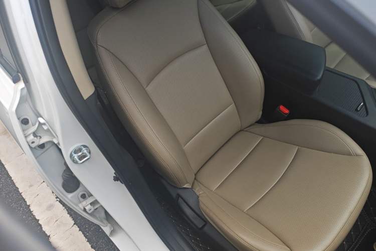 Used Kia K5 2015 2.0L Automatic GL Right Front Seat