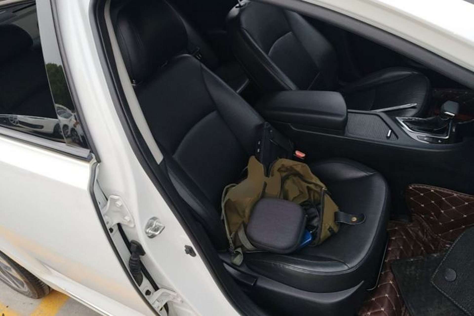Used Kia K5 2015 2.0L Automatic LUX Right Front Seat