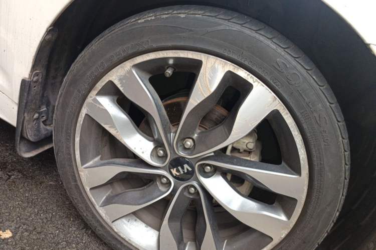 Used Kia K5 2015 2.0L Automatic LUX Right Front Wheel Hub