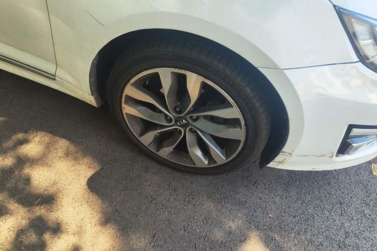 Used Kia K5 2015 2.0L Automatic LUX Right Front Wheel Hub