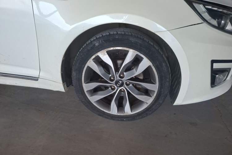 Used Kia K5 2015 2.0L Automatic LUX Right Front Wheel Hub