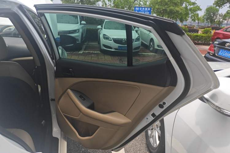 Used Kia K5 2015 2.0L Automatic GL Right Rear Door Interior