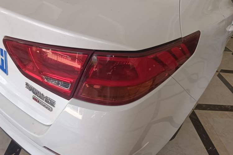 Used Kia K5 2015 2.0L Automatic GL Right Rear Taillight