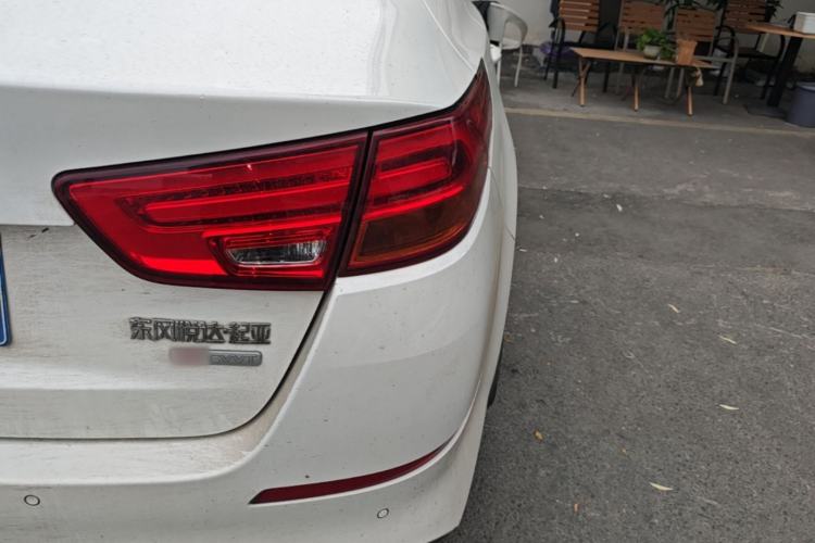 Used Kia K5 2015 2.0L Automatic Special Right Rear Taillight