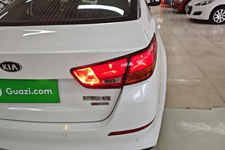Used Kia K5 2015 2.0L Automatic LUX Right Rear Taillight