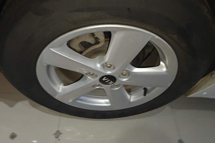 Used Kia K5 2015 2.0L Automatic GL Right Rear Wheel Hub