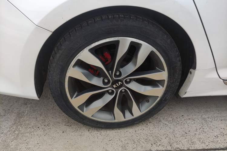 Used Kia K5 2015 2.0L Automatic LUX Right Rear Wheel Hub