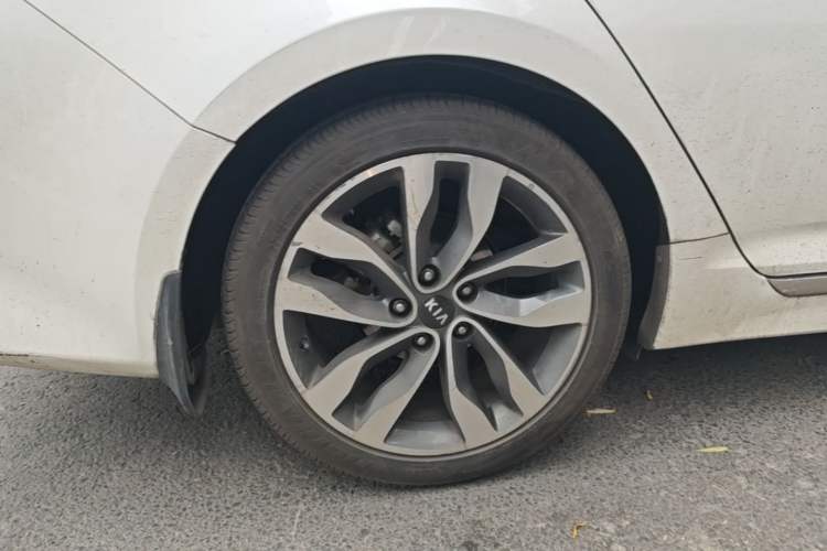 Used Kia K5 2015 2.0L Automatic Special Right Rear Wheel Hub