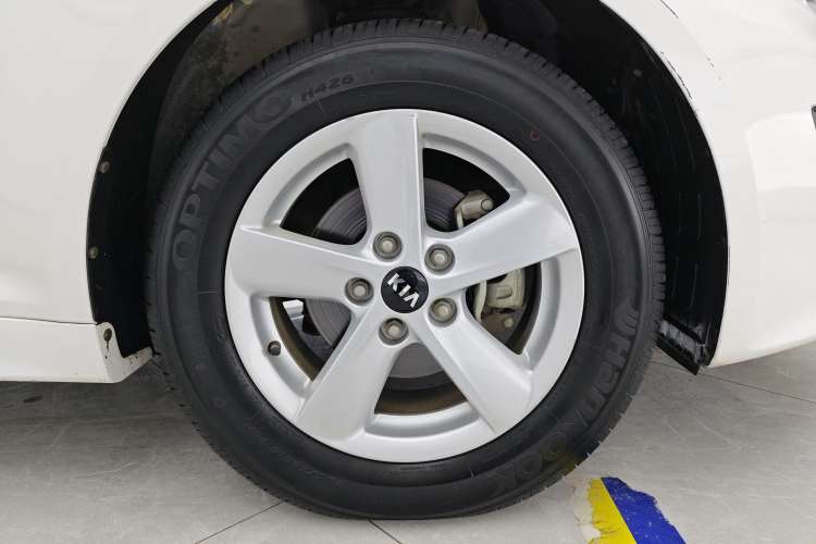 Used Kia K5 2015 2.0L Automatic GL Right Rear Wheel Hub