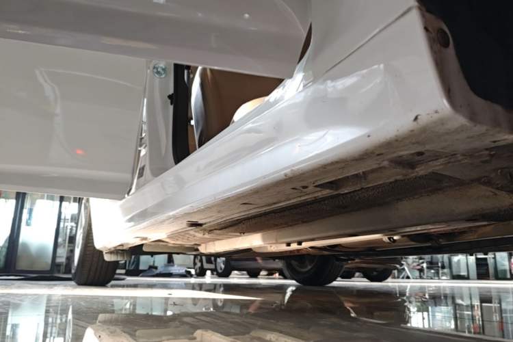 Used Kia K5 2015 2.0L Automatic GL Right Side Sill