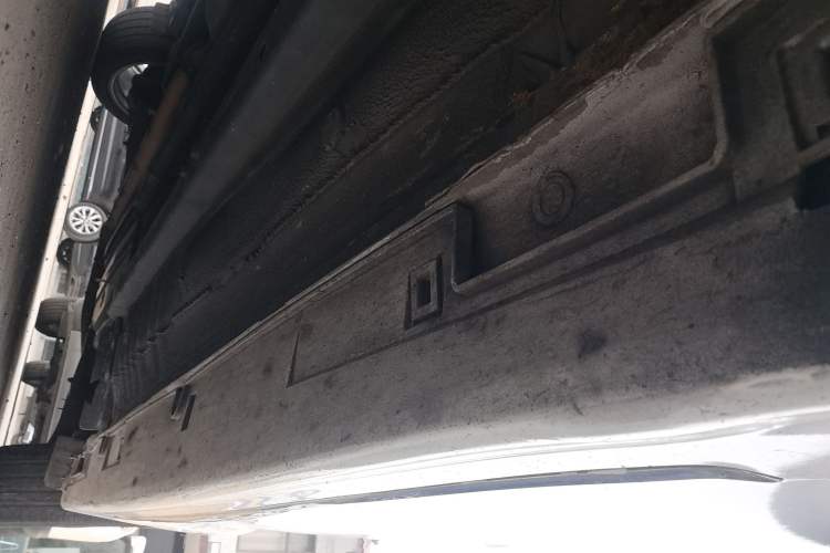 Used Kia K5 2015 2.0L Automatic LUX Right Side Sill