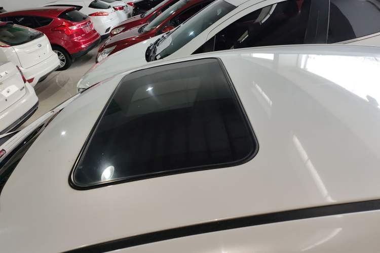 Used Kia K5 2015 2.0L Automatic GLS Roof