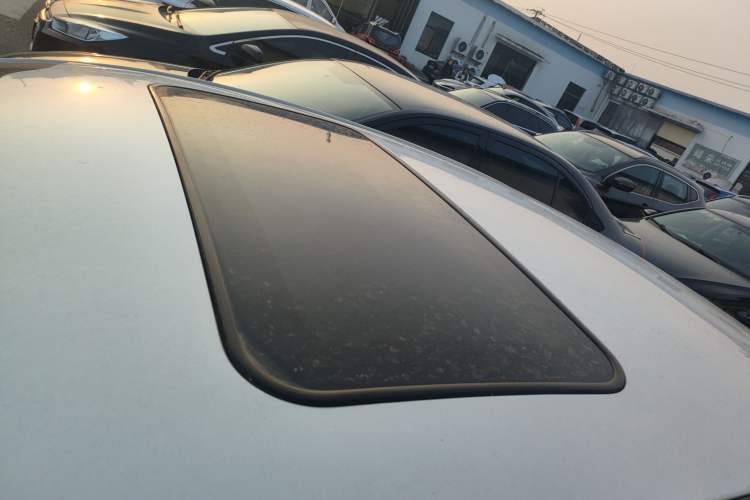 Used Kia K5 2015 2.0L Automatic GLS Roof