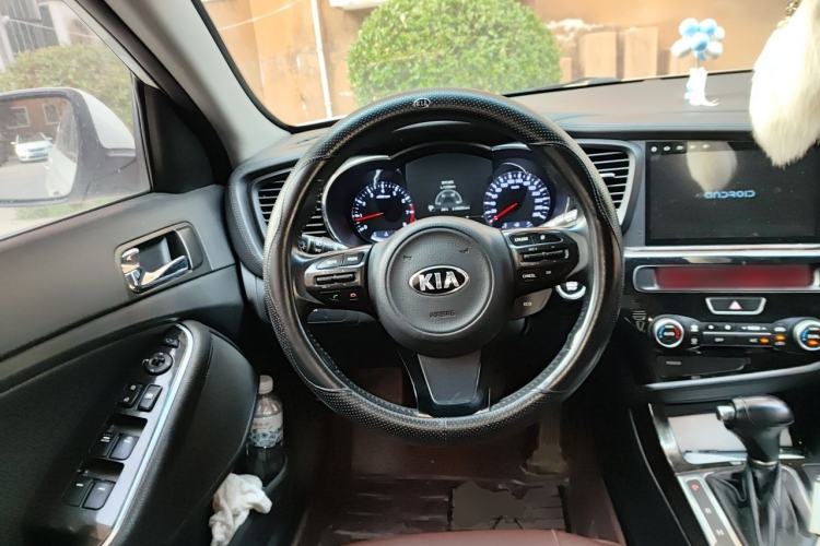 Used Kia K5 2015 2.0L Automatic LUX Steering Wheel