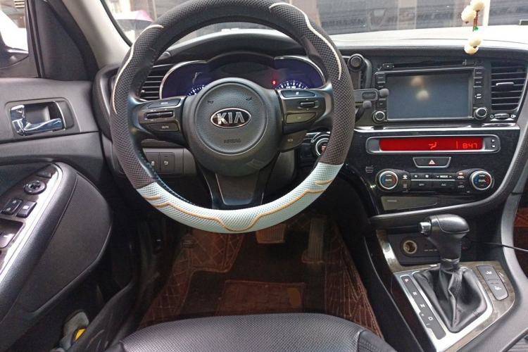 Used Kia K5 2015 2.0L Automatic LUX Steering Wheel