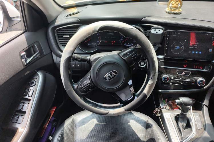 Used Kia K5 2015 2.0L Automatic LUX Steering Wheel