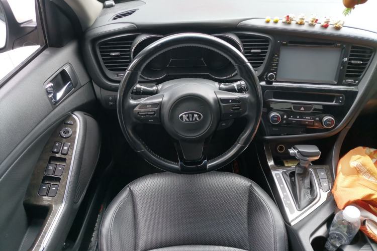 Used Kia K5 2015 2.0L Automatic LUX Steering Wheel