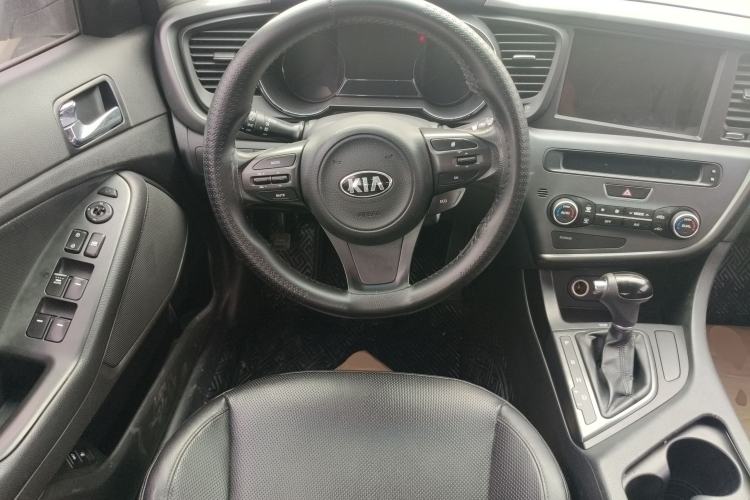 Used Kia K5 2015 2.0L Automatic GLS Steering Wheel