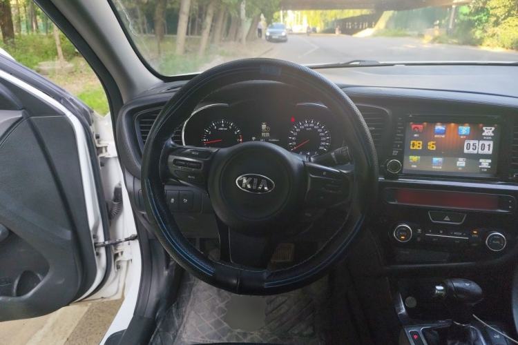 Used Kia K5 2015 2.0L Automatic LUX Steering Wheel
