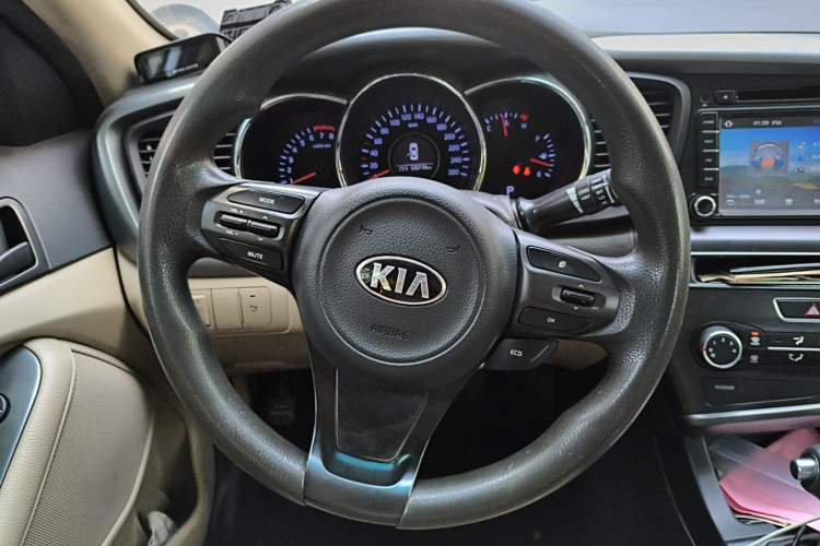 Used Kia K5 2015 2.0L Automatic GL Steering Wheel