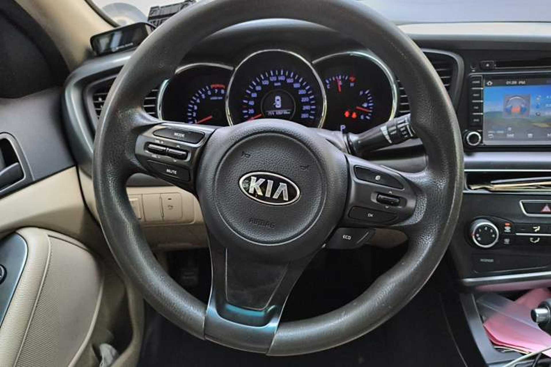 Used Kia K5 2015 2.0L Automatic GL Steering Wheel