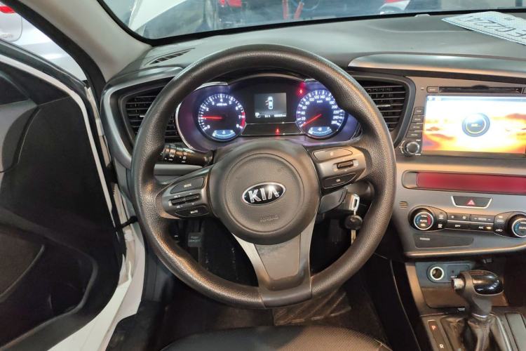 Used Kia K5 2015 2.0L Automatic GLS Steering Wheel