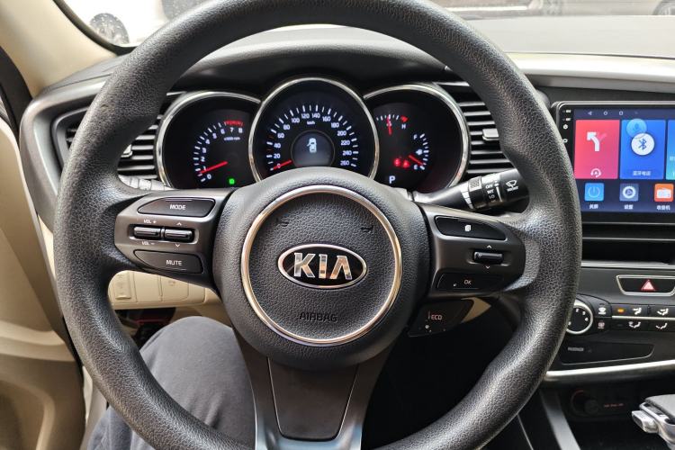 Used Kia K5 2015 2.0L Automatic GL Steering Wheel