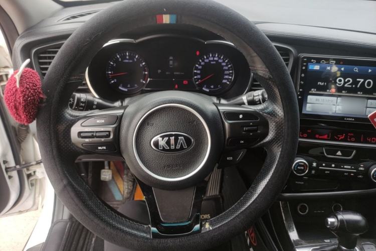 Used Kia K5 2015 2.0L Automatic LUX Steering Wheel