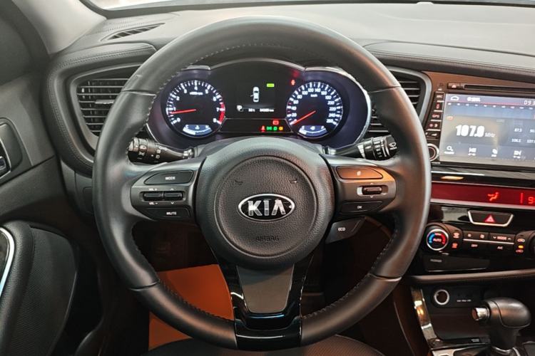 Used Kia K5 2015 2.0L Automatic LUX Steering Wheel