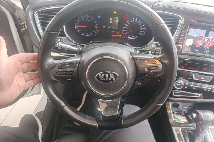 Used Kia K5 2015 2.0L Automatic LUX Steering Wheel