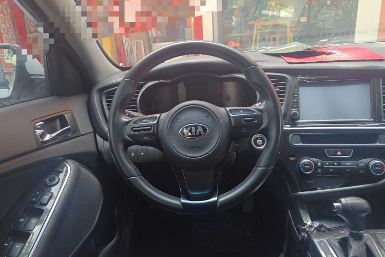 Used Kia K5 2015 2.0L Automatic LUX Steering Wheel
