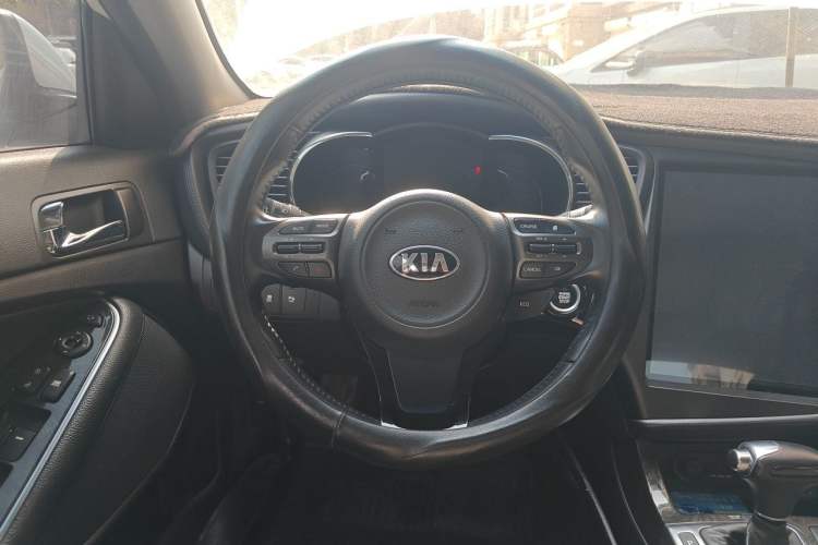 Used Kia K5 2015 2.0L Automatic Special Steering Wheel