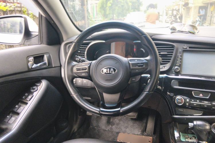 Used Kia K5 2015 2.0L Automatic LUX Steering Wheel