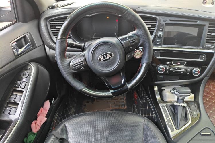 Used Kia K5 2015 2.0L Automatic LUX Steering Wheel