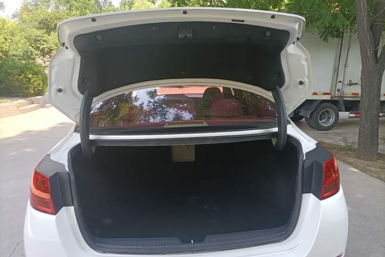 Used Kia K5 2015 2.0L Automatic GL Trunk