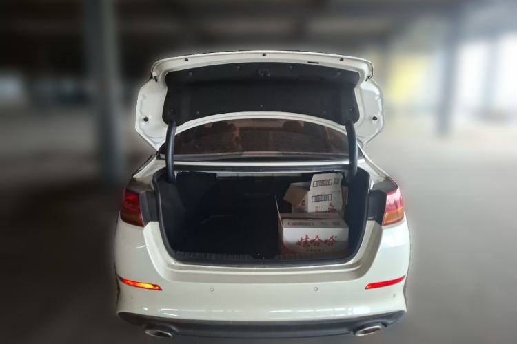 Used Kia K5 2015 2.0L Automatic LUX Trunk