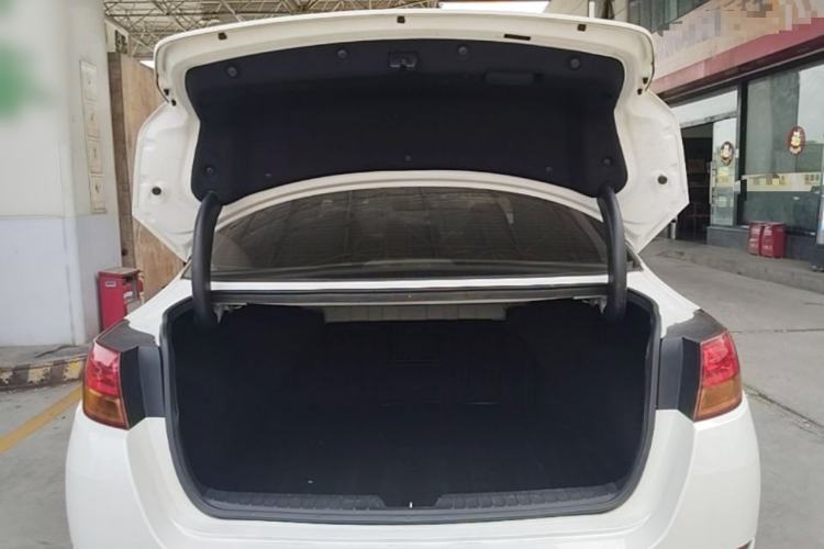 Used Kia K5 2015 2.0L Automatic GLS Trunk