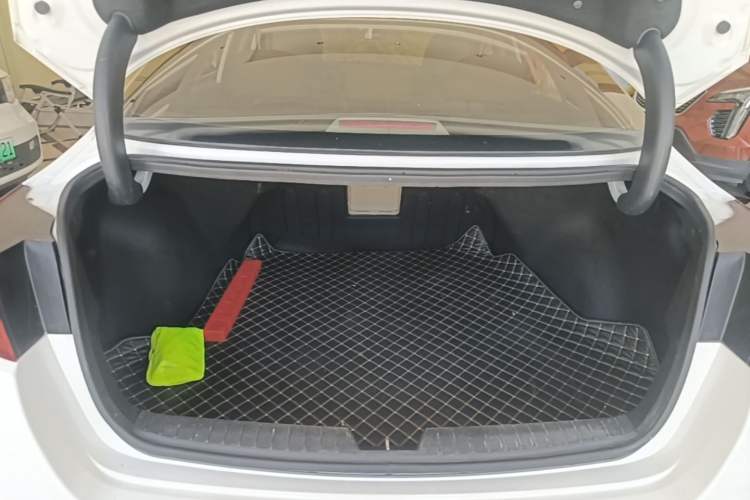 Used Kia K5 2015 2.0L Automatic GL Trunk