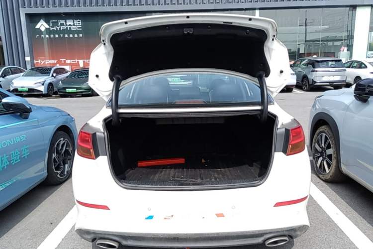 Used Kia K5 2015 2.0L Automatic LUX Trunk