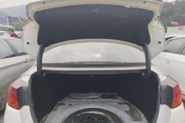 Used Kia K5 2015 2.0L Automatic GLS Trunk