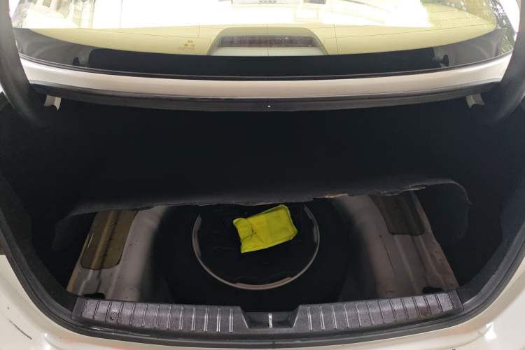 Used Kia K5 2015 2.0L Automatic GL Trunk