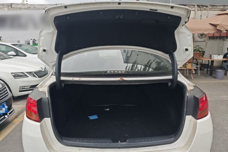 Used Kia K5 2015 2.0L Automatic Special Trunk