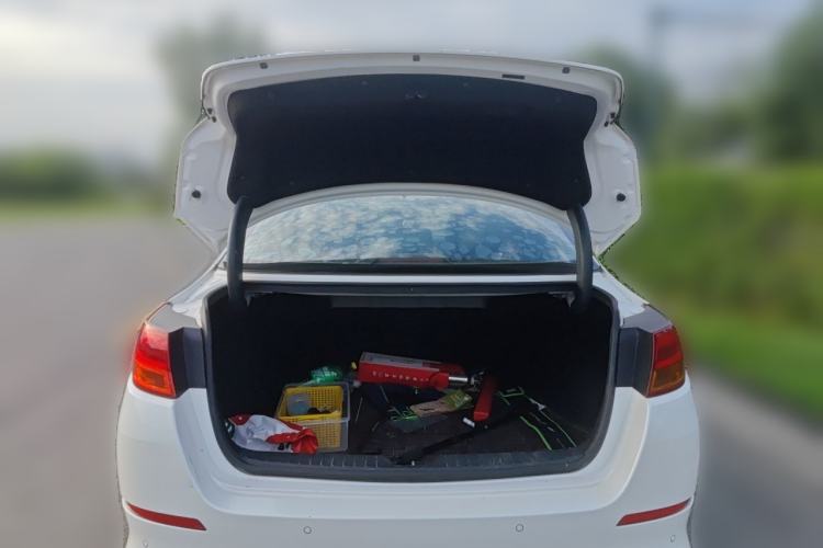 Used Kia K5 2015 2.0L Automatic LUX Trunk