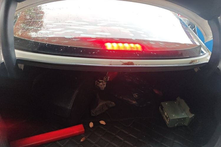 Used Kia K5 2015 2.0L Automatic LUX Trunk