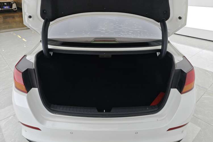 Used Kia K5 2015 2.0L Automatic GL Trunk
