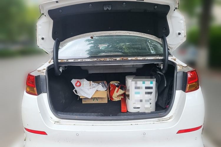 Used Kia K5 2015 2.0L Automatic LUX Trunk