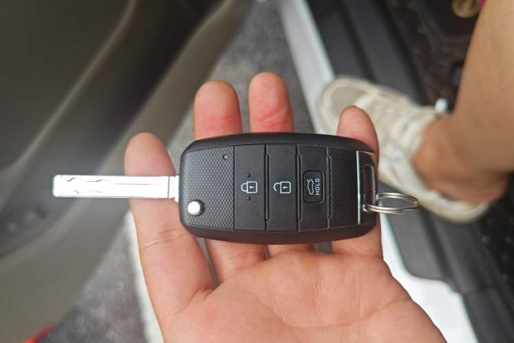 Used Kia K5 2015 2.0L Automatic GL Vehicle Key