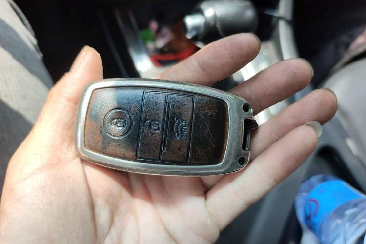 Used Kia K5 2015 2.0L Automatic LUX Vehicle Key