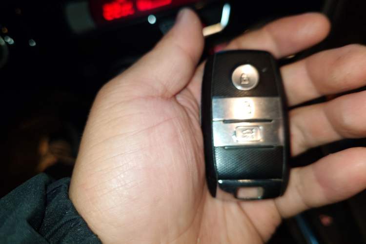 Used Kia K5 2015 2.0L Automatic LUX Vehicle Key